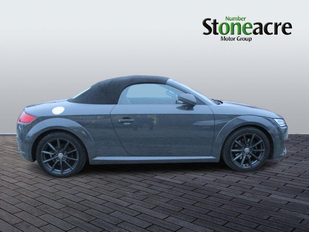 Audi TT Image 2