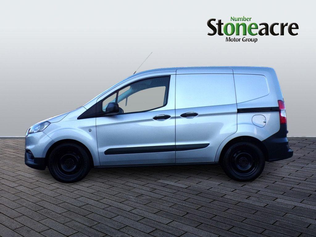 Ford Transit Courier Image 6