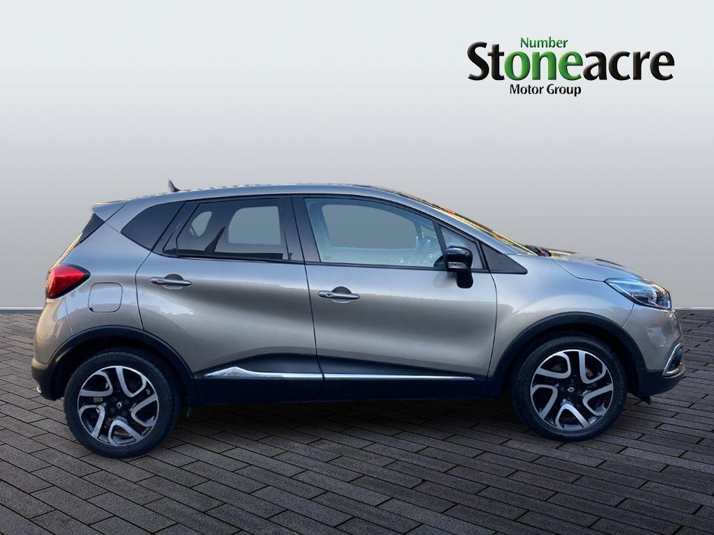 Renault Captur Image 2