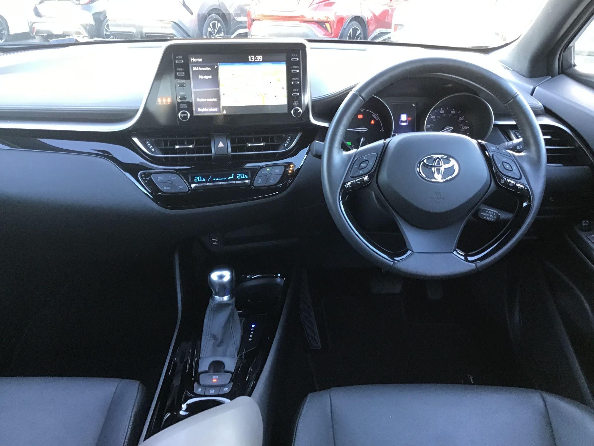 Toyota C-HR Image 14