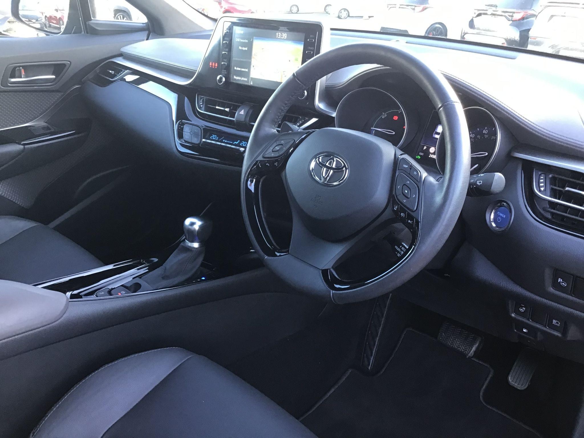 Toyota C-HR Image 15