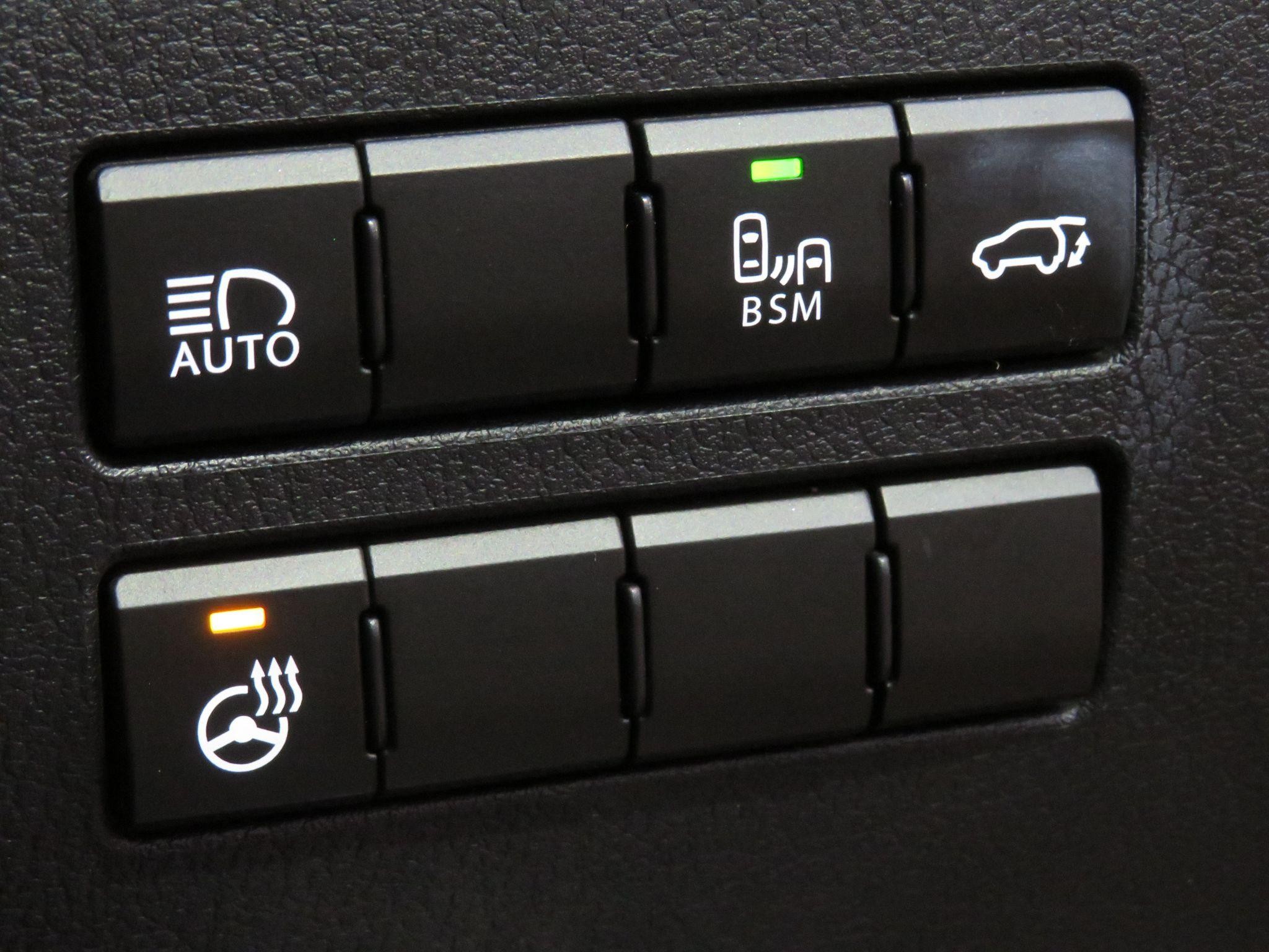 Lexus NX Self-Charging Hybrid Image 25