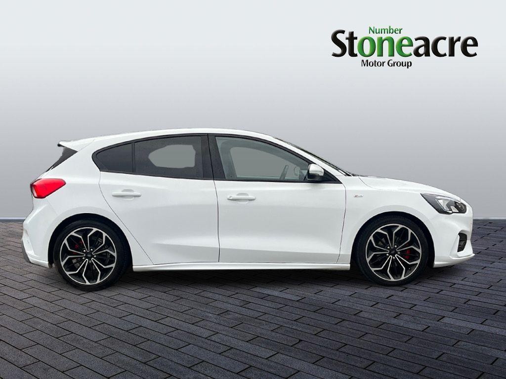 Ford Focus Image 2