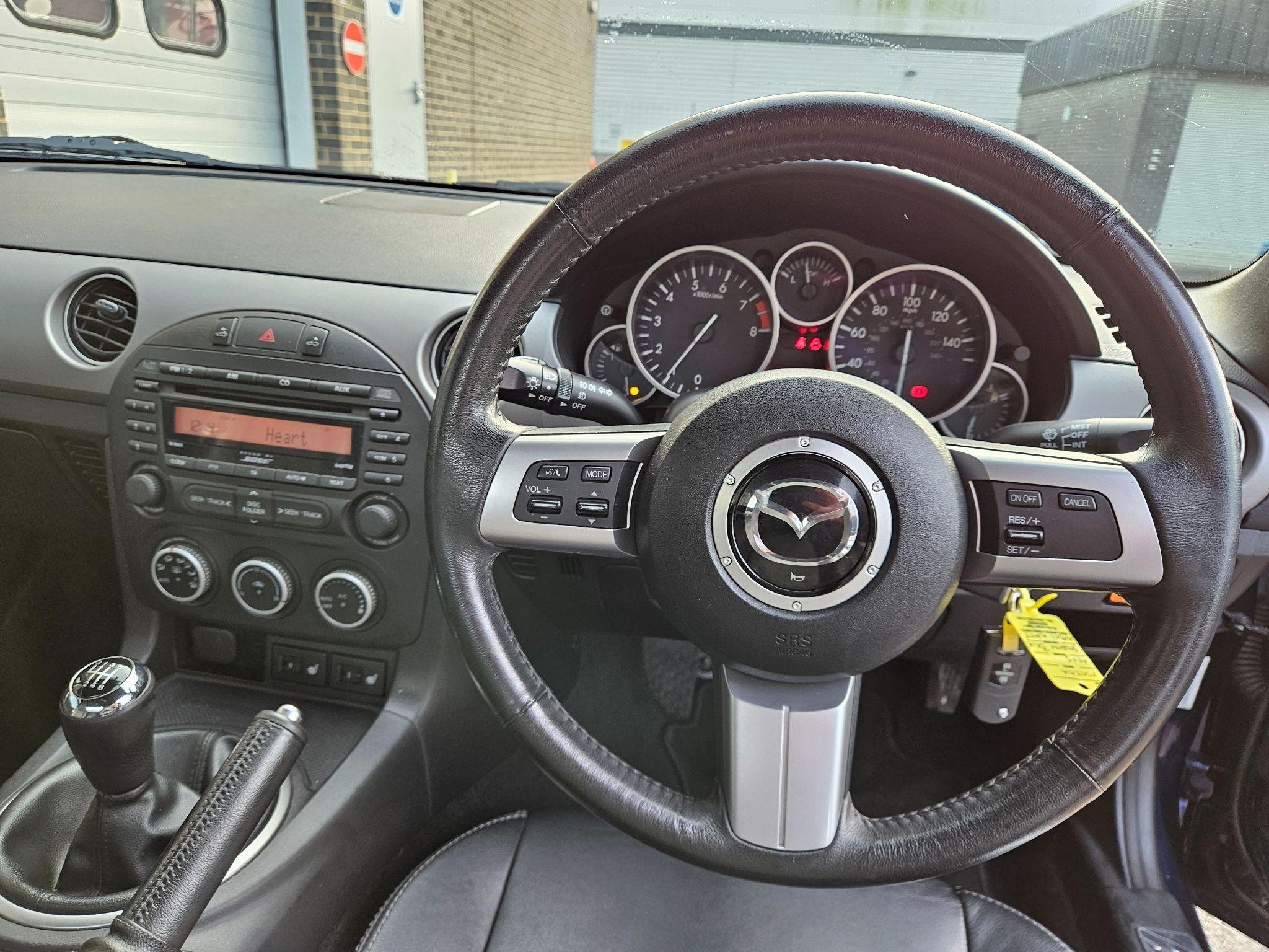 Mazda MX-5 Image 12