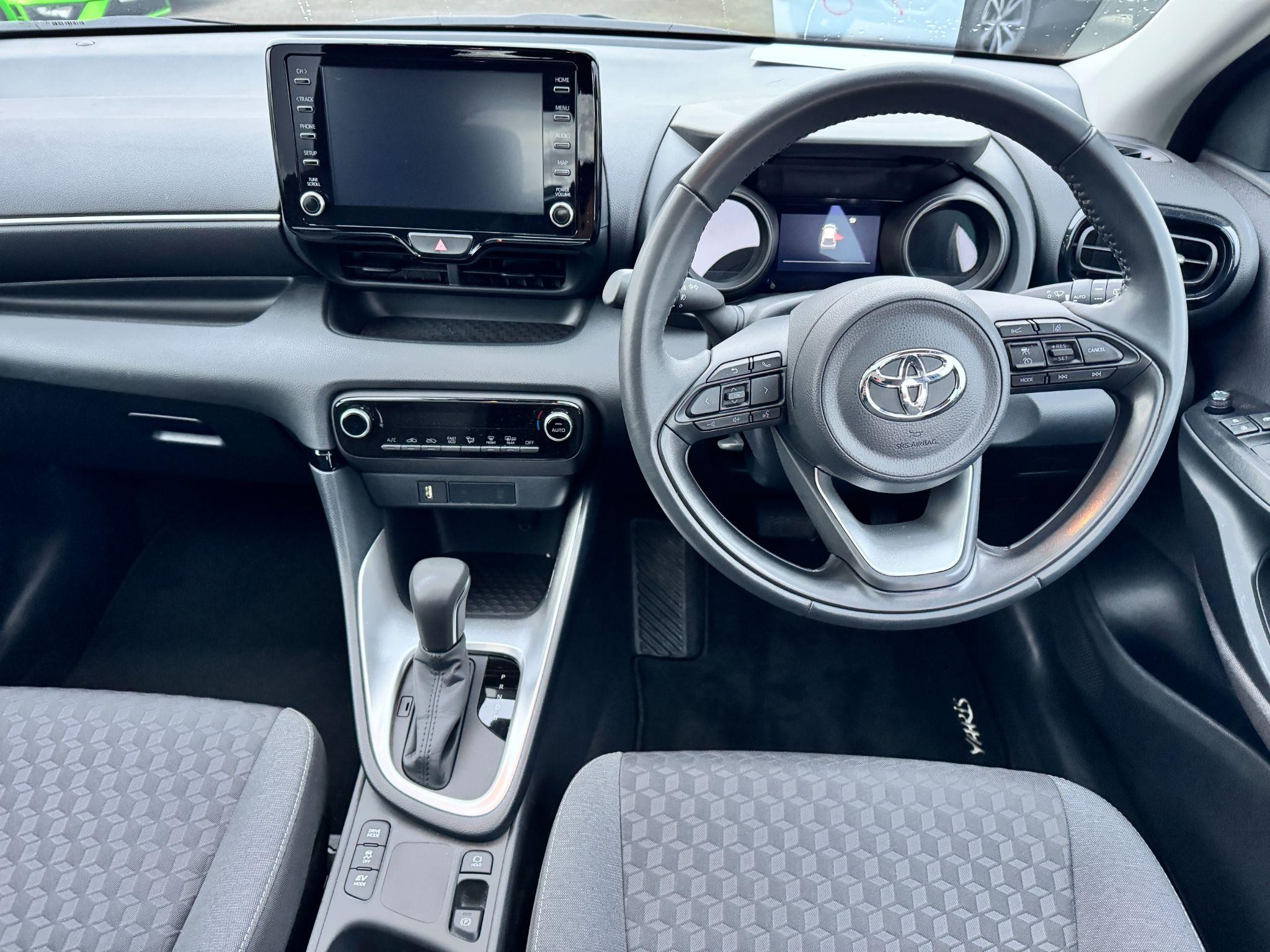 Toyota Yaris Image 17