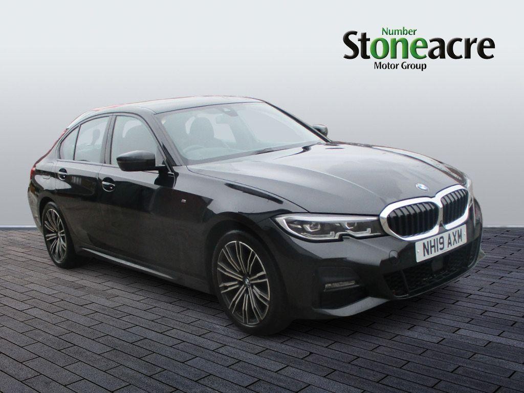 BMW 3 Series Image 1