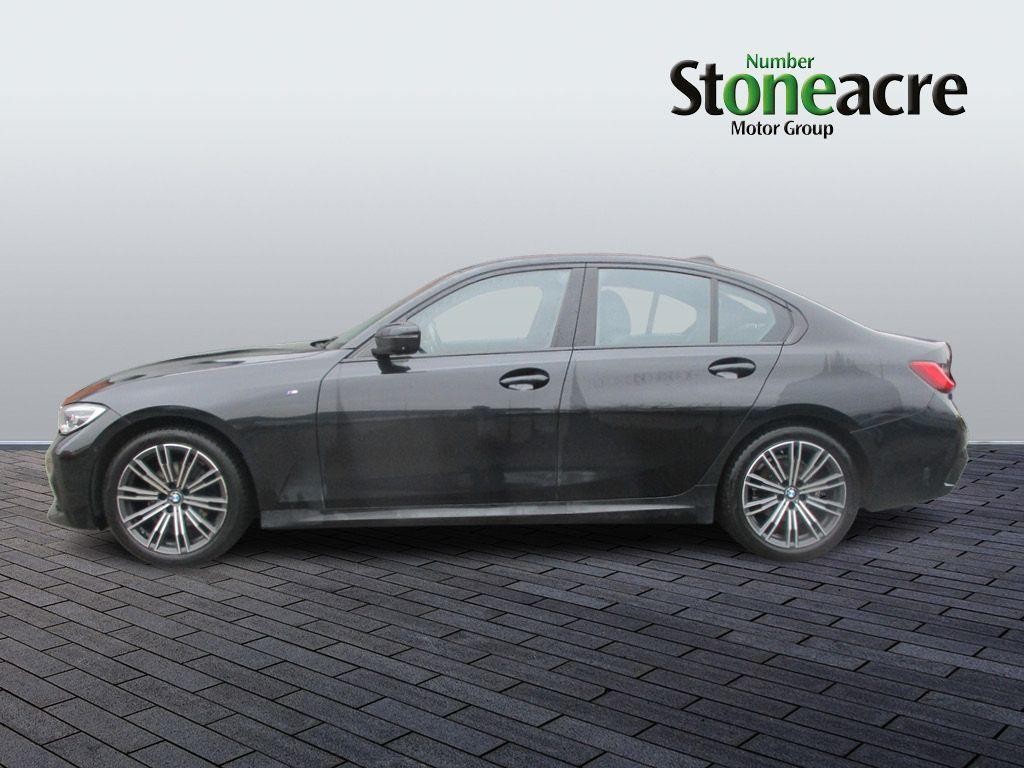 BMW 3 Series Image 6