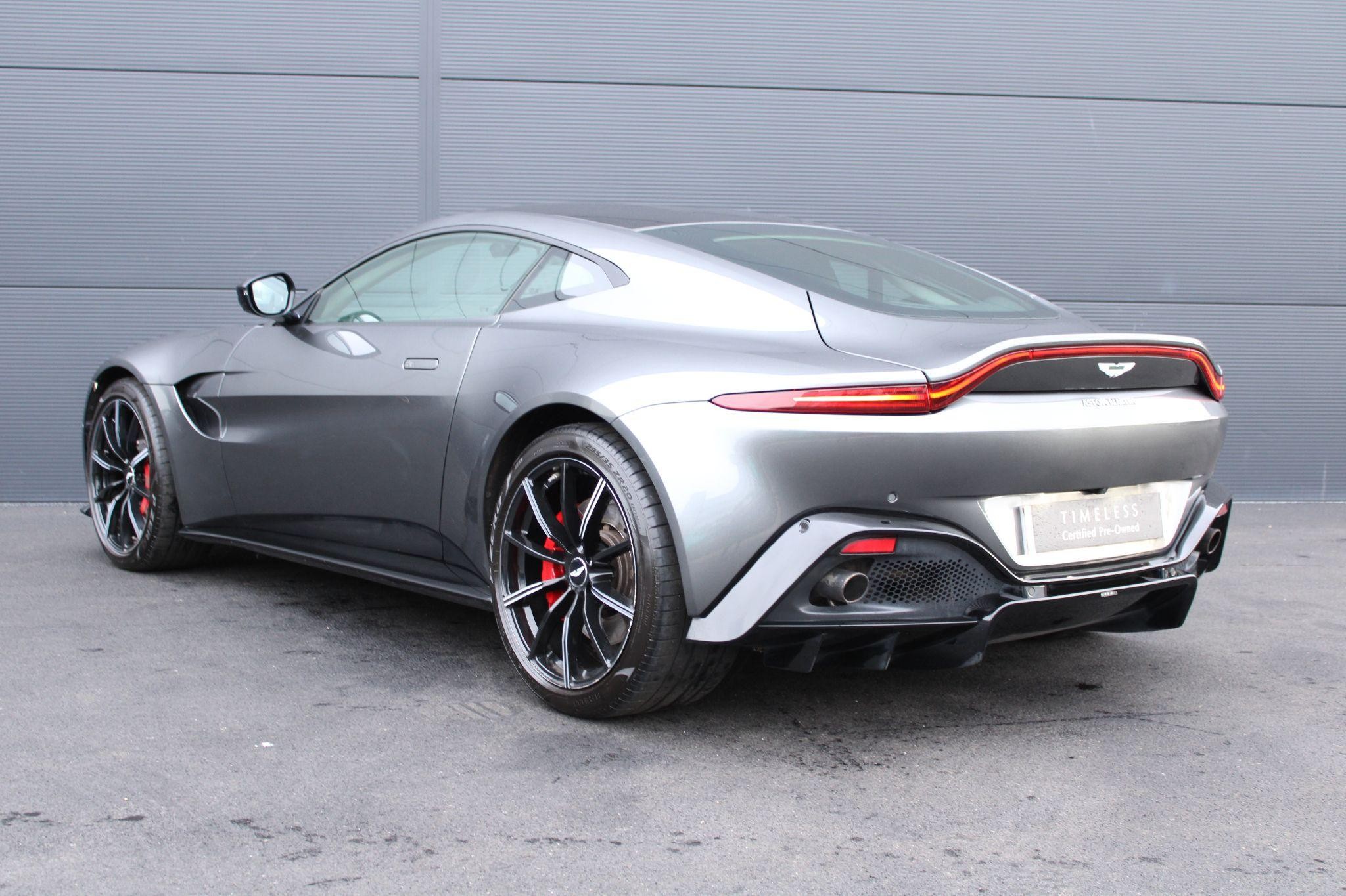 Aston Martin Vantage Image 4