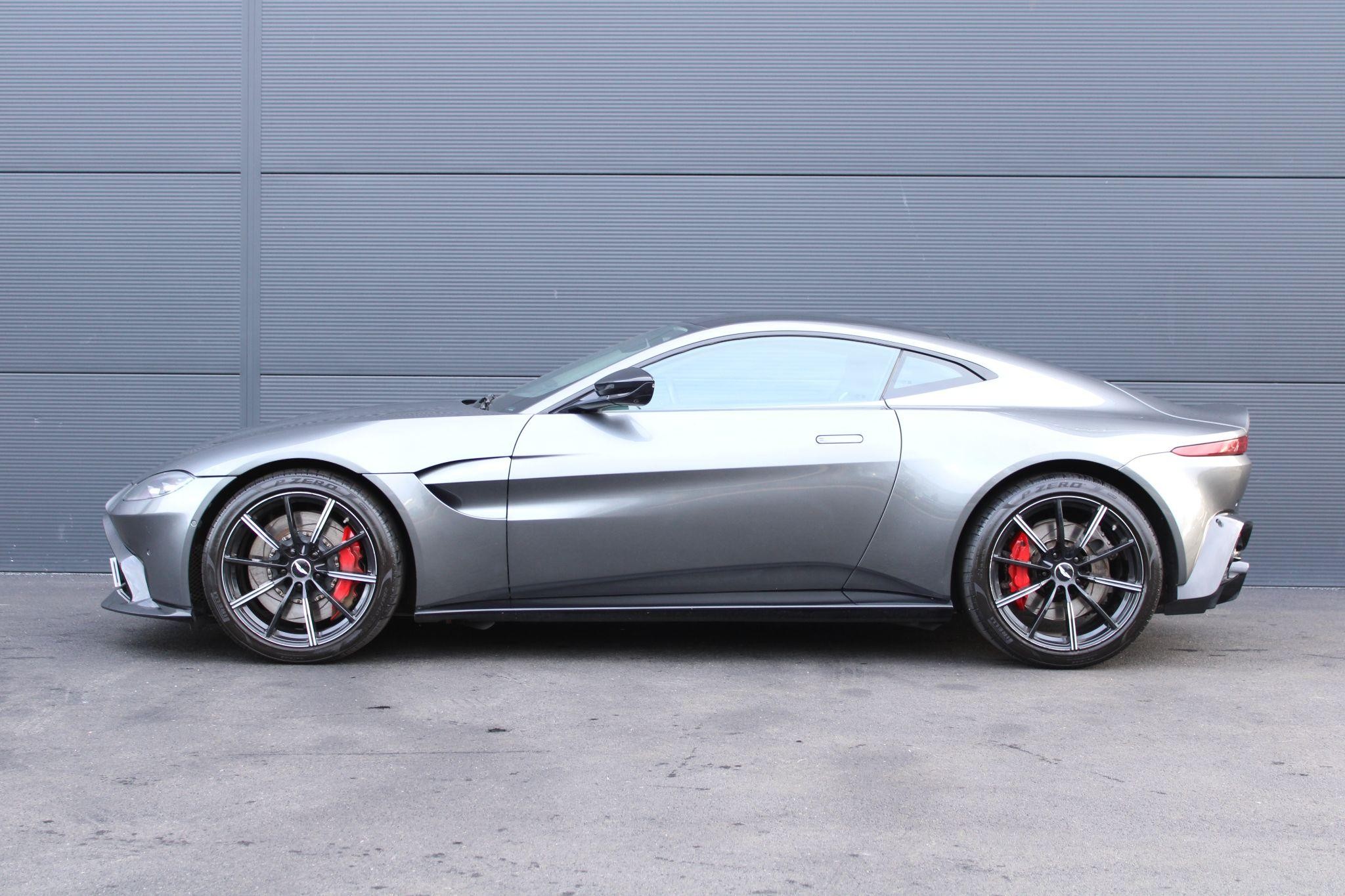 Aston Martin Vantage Image 5