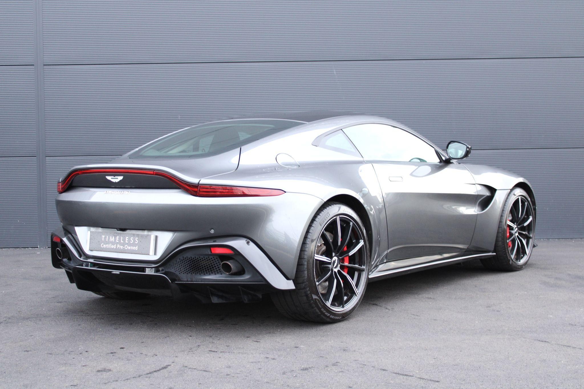 Aston Martin Vantage Image 8