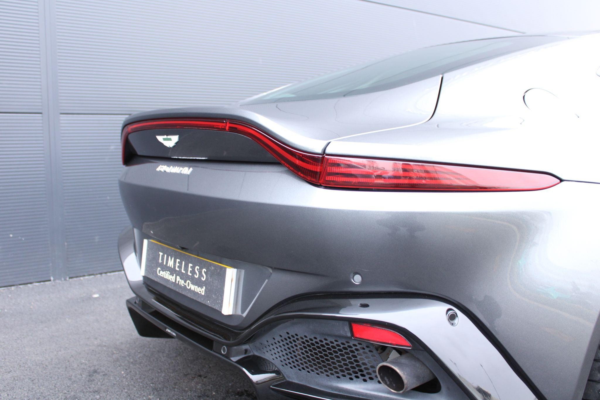 Aston Martin Vantage Image 23