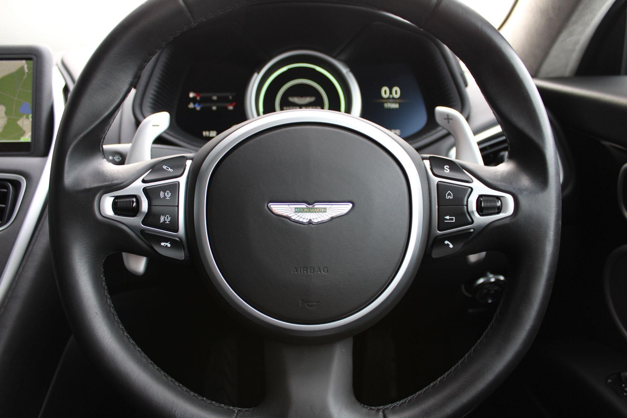 Aston Martin DB11 Image 12