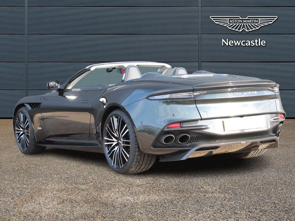 Aston Martin DBS Image 5