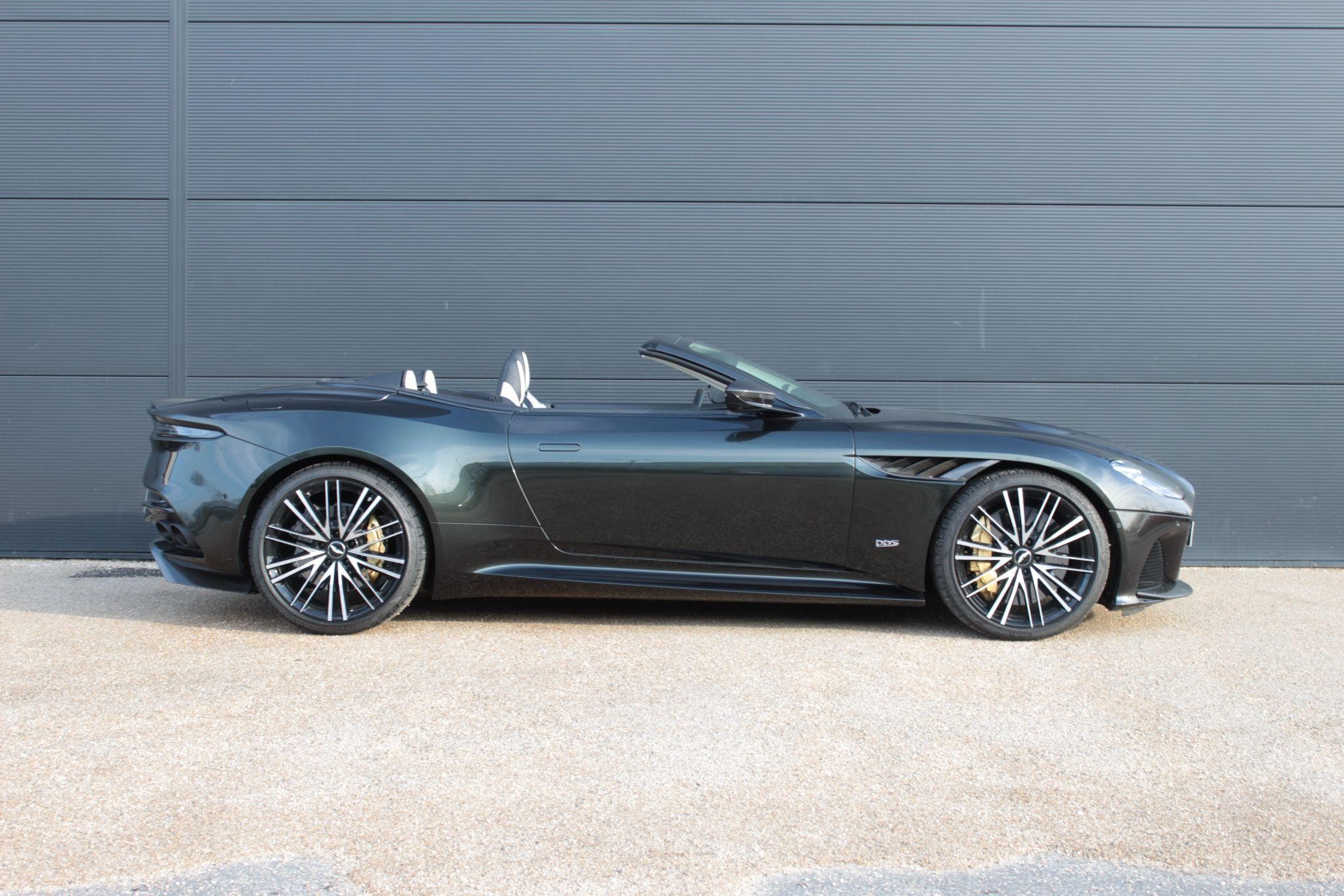 Aston Martin DBS Image 40