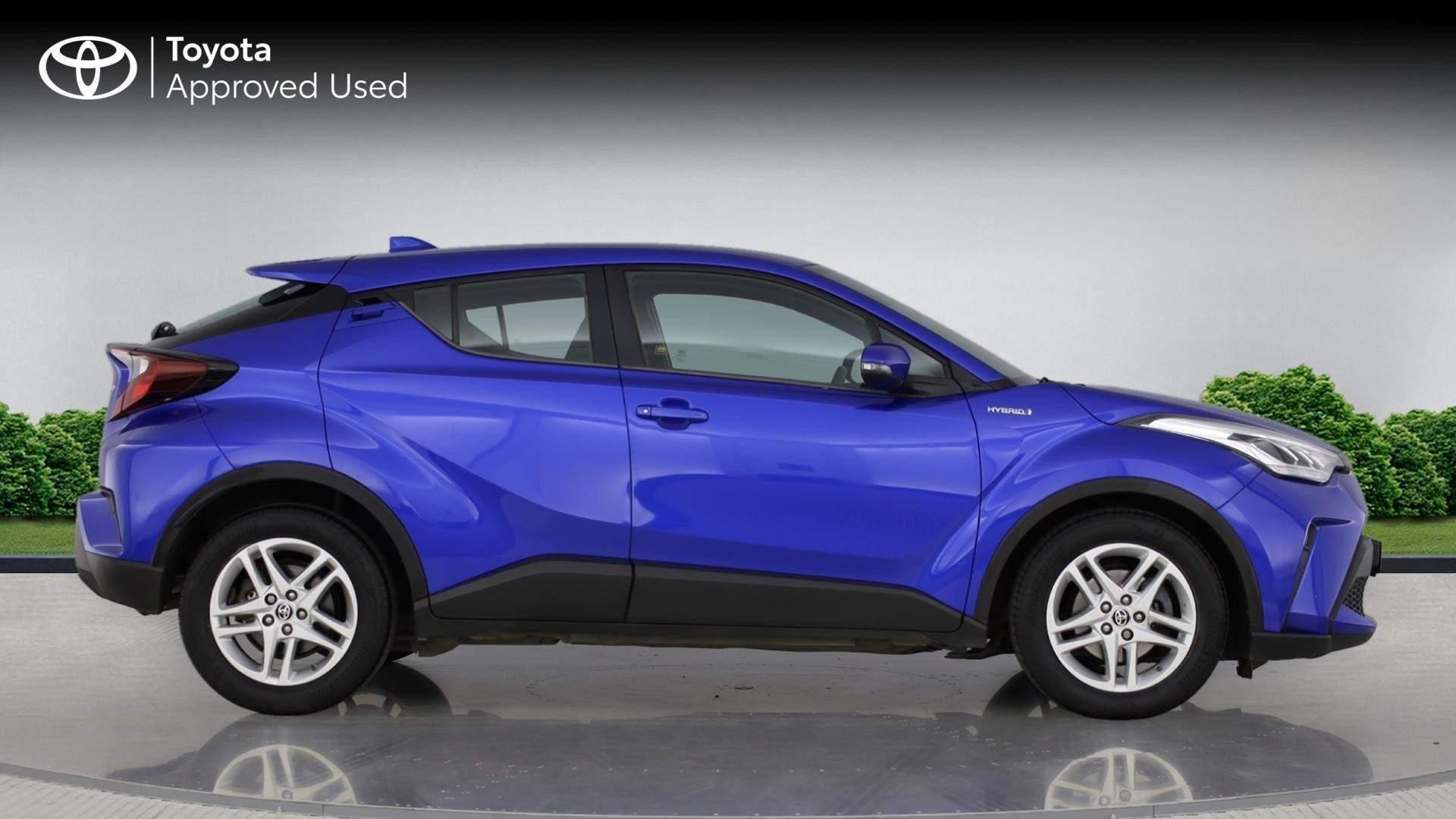 Toyota C-HR Image 4