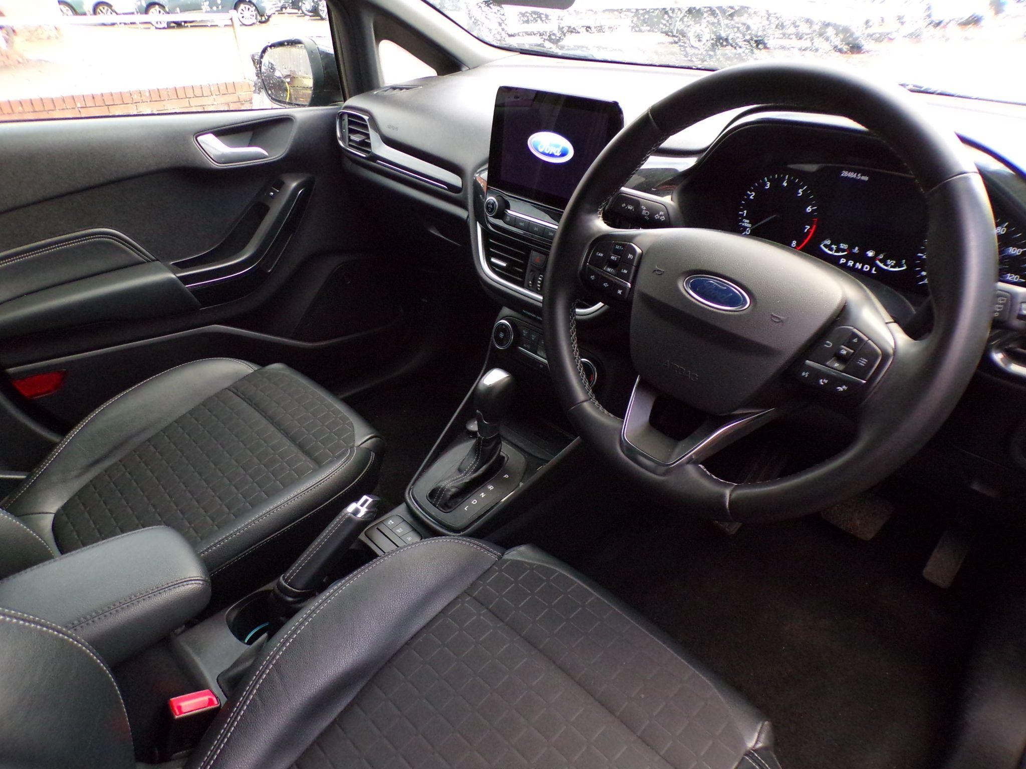 Ford Fiesta Image 11