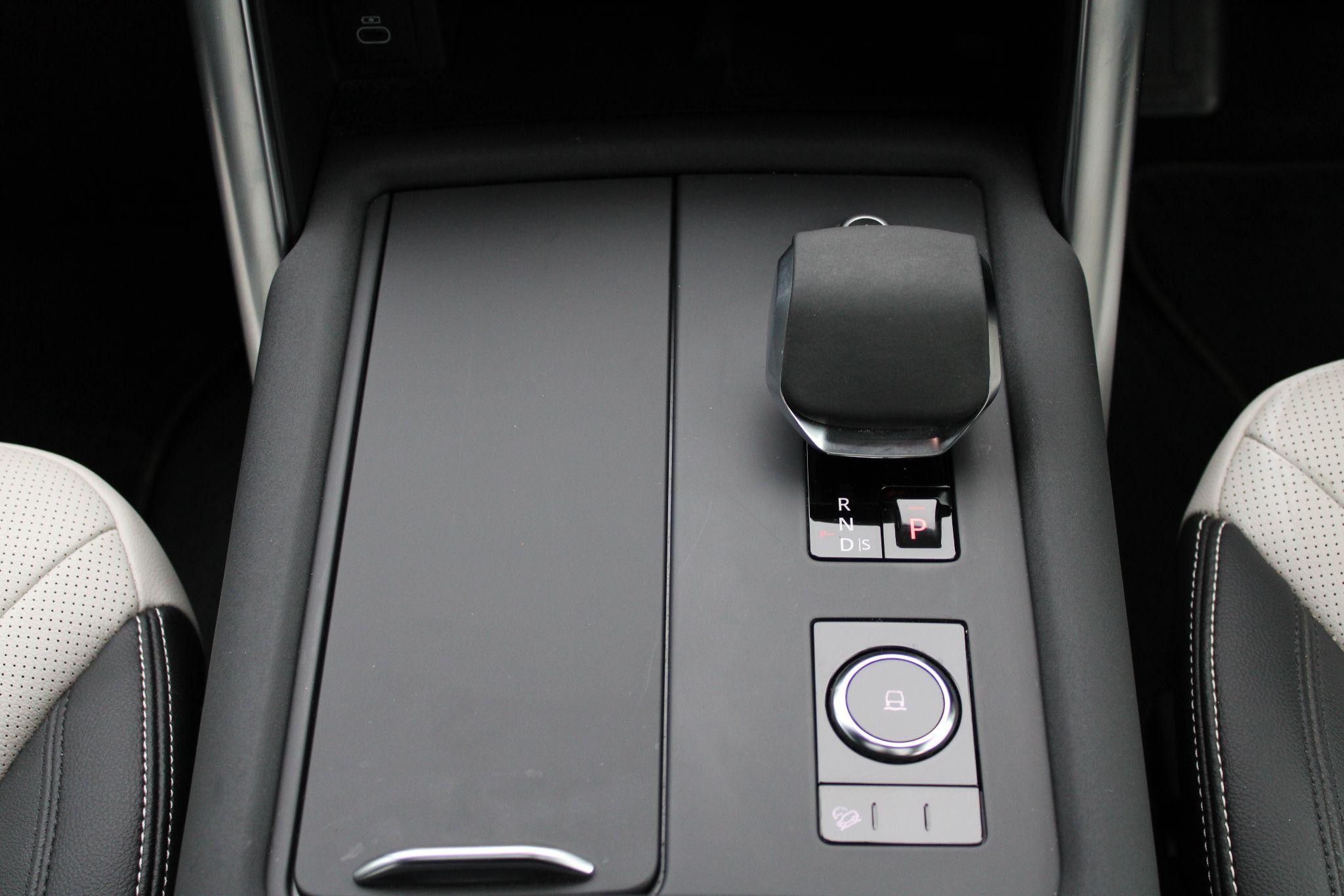 Land Rover Discovery Image 16