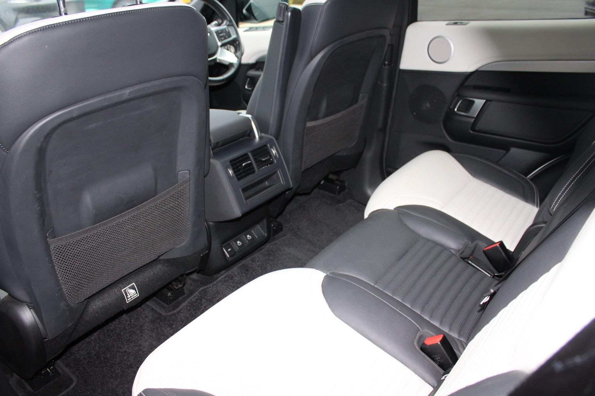 Land Rover Discovery Image 18