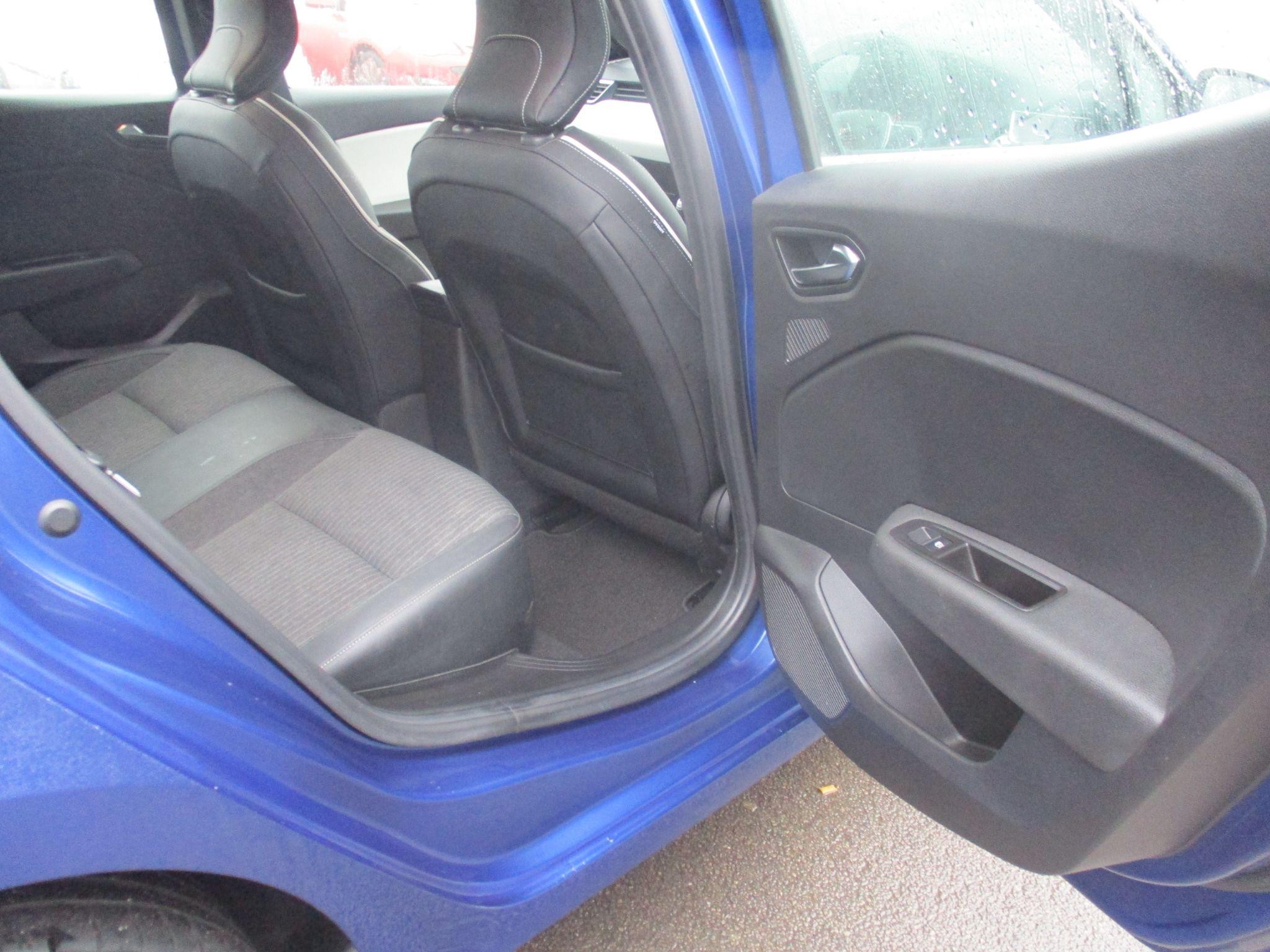 Renault Clio Image 17