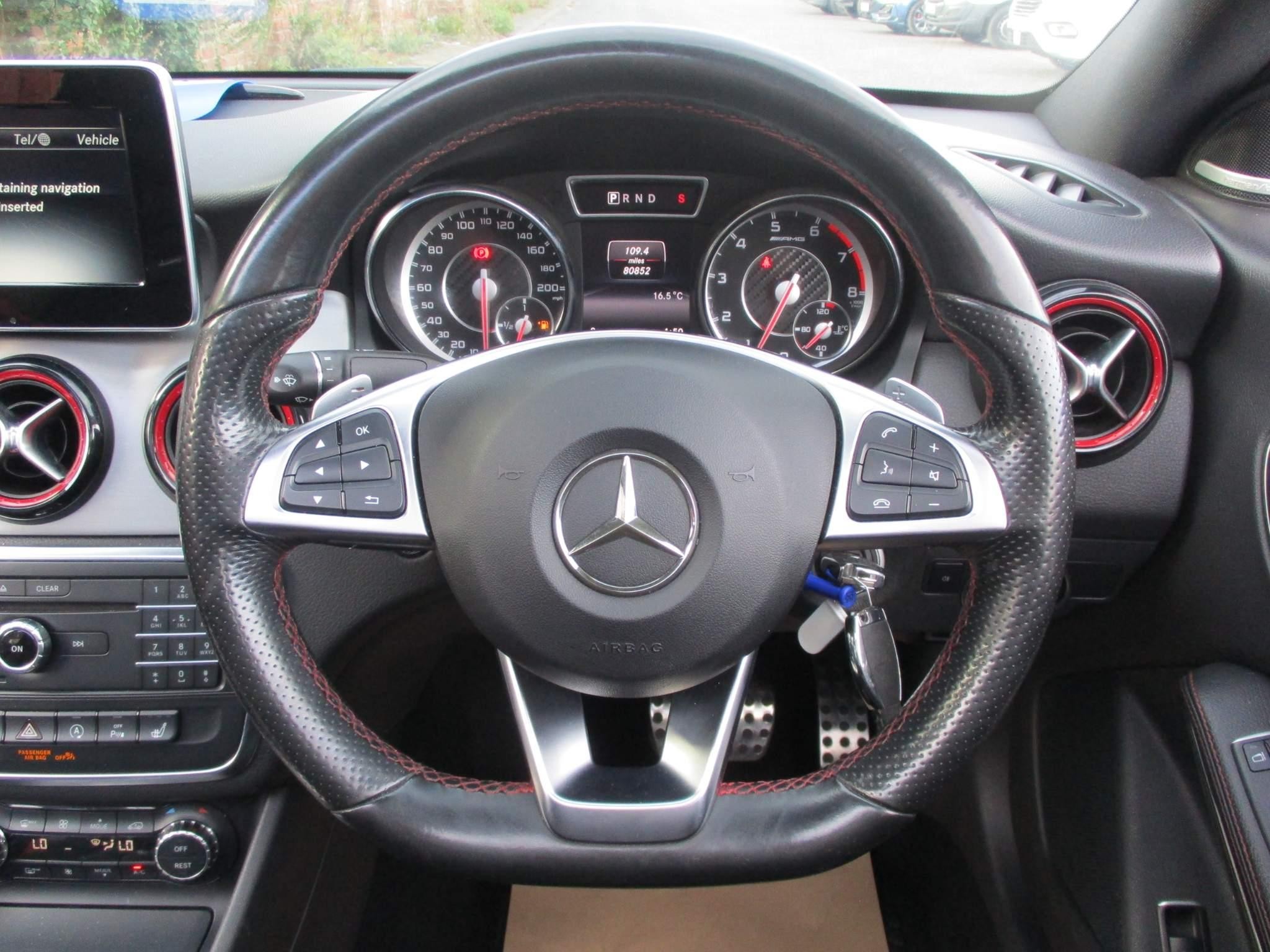 Mercedes-Benz CLA Image 24