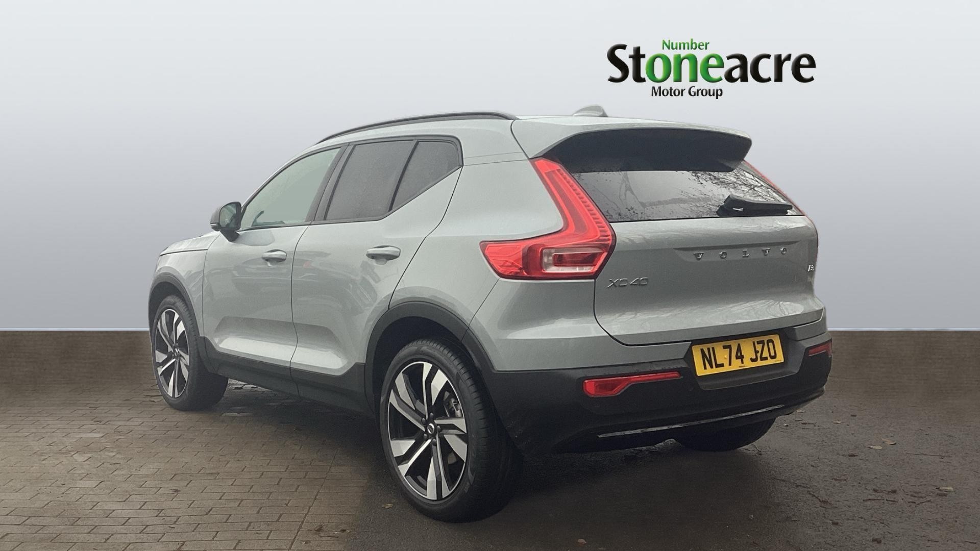 Volvo XC40 Image 2