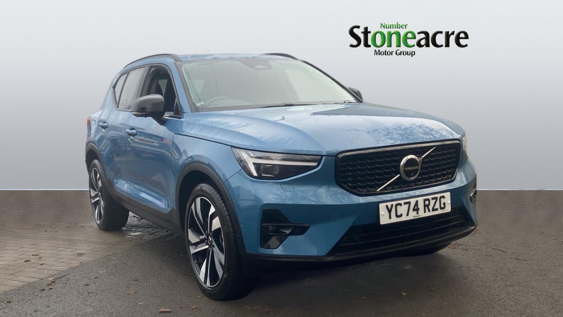 Volvo XC40 Image 1