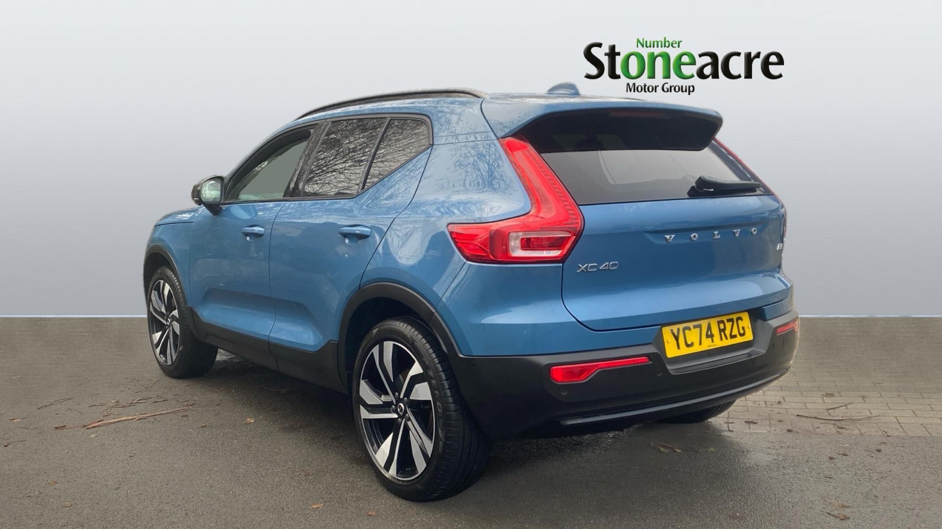 Volvo XC40 Image 2