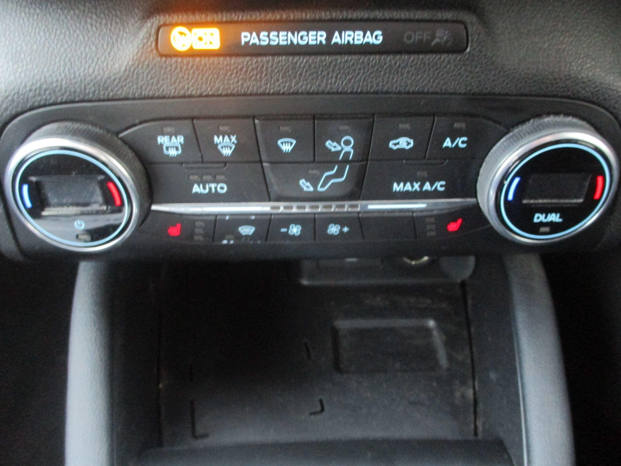 Ford Focus Image 16