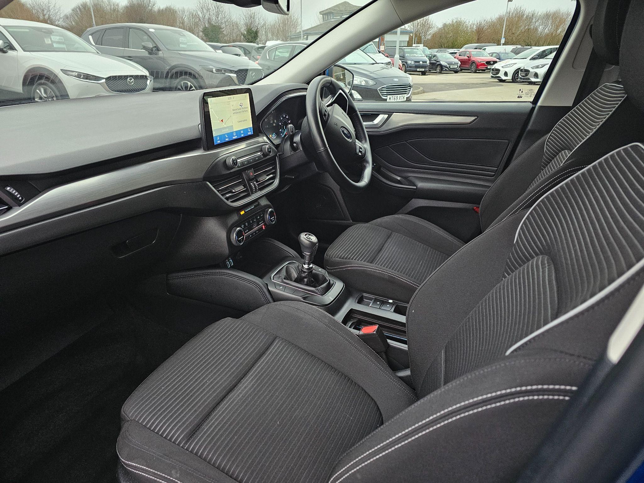 Ford Focus Image 11