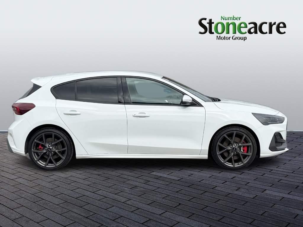 Ford Focus Image 2