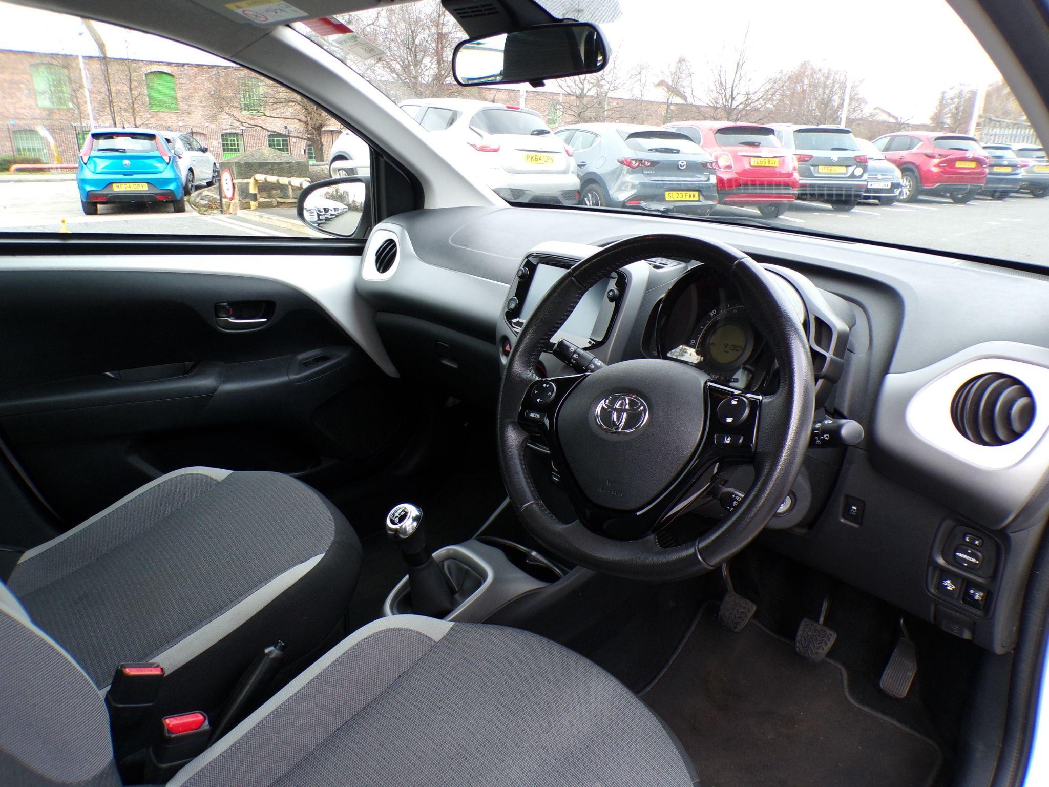 Toyota Aygo Image 10