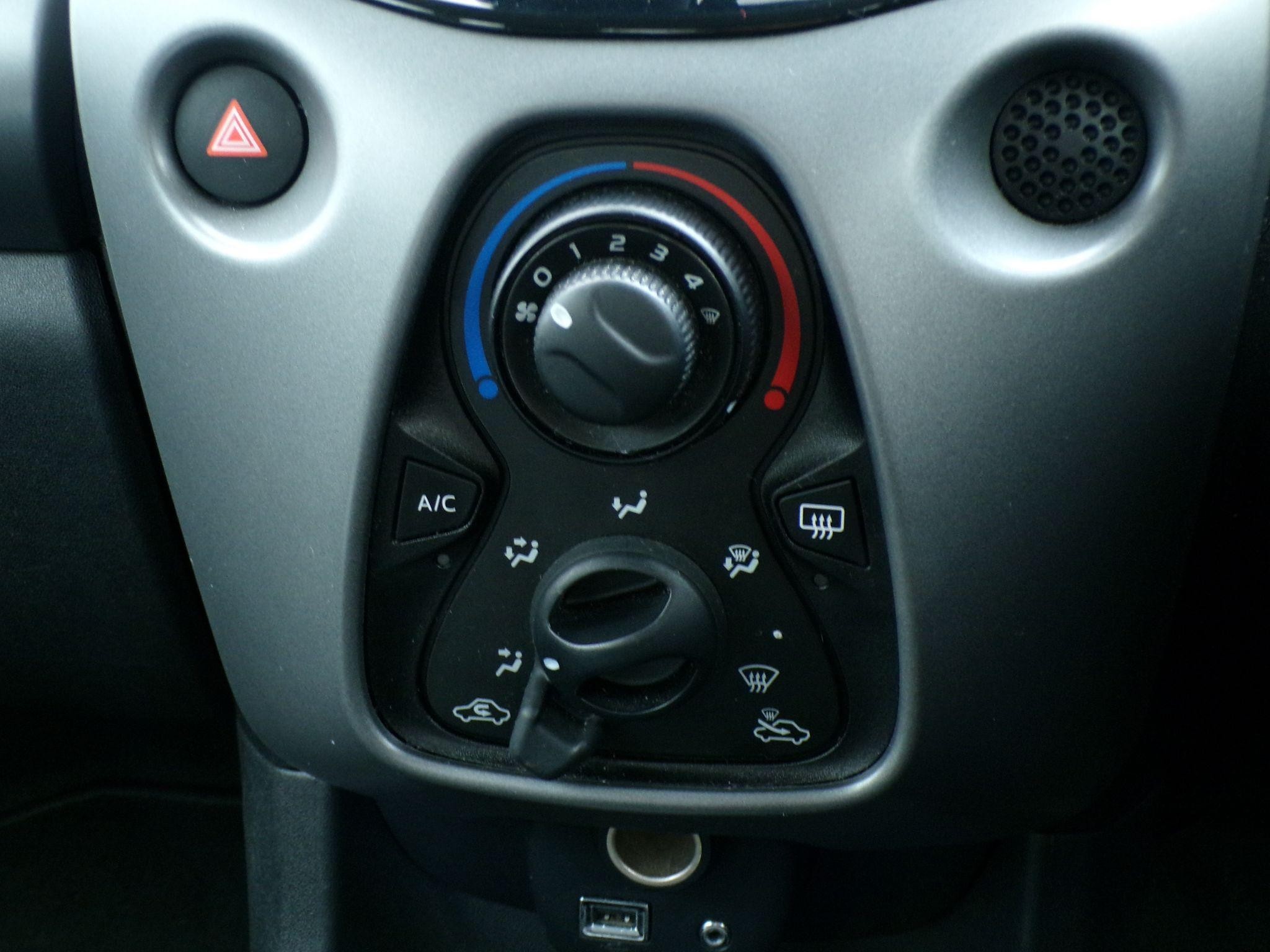 Toyota Aygo Image 19