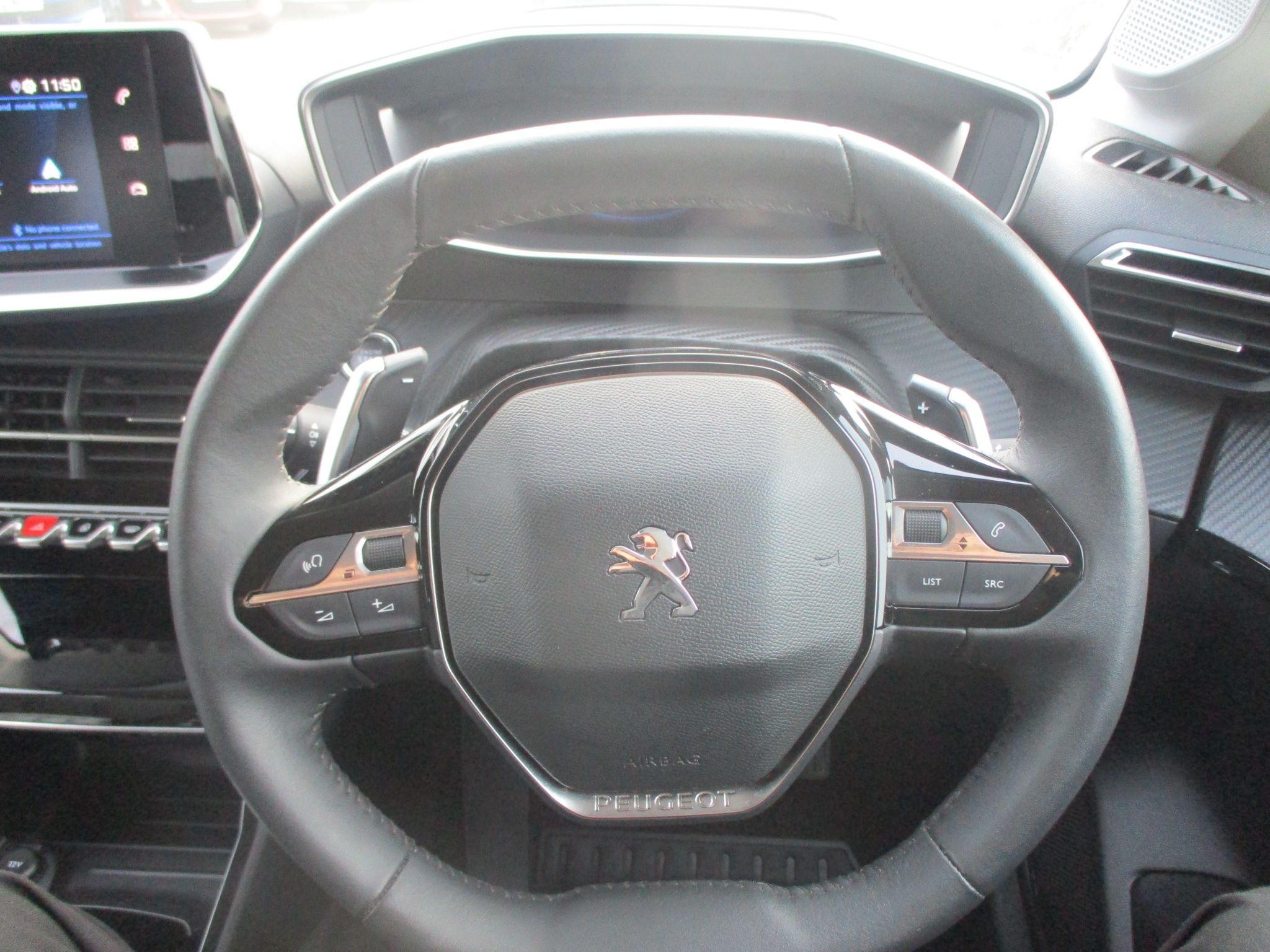 Peugeot 208 Image 30