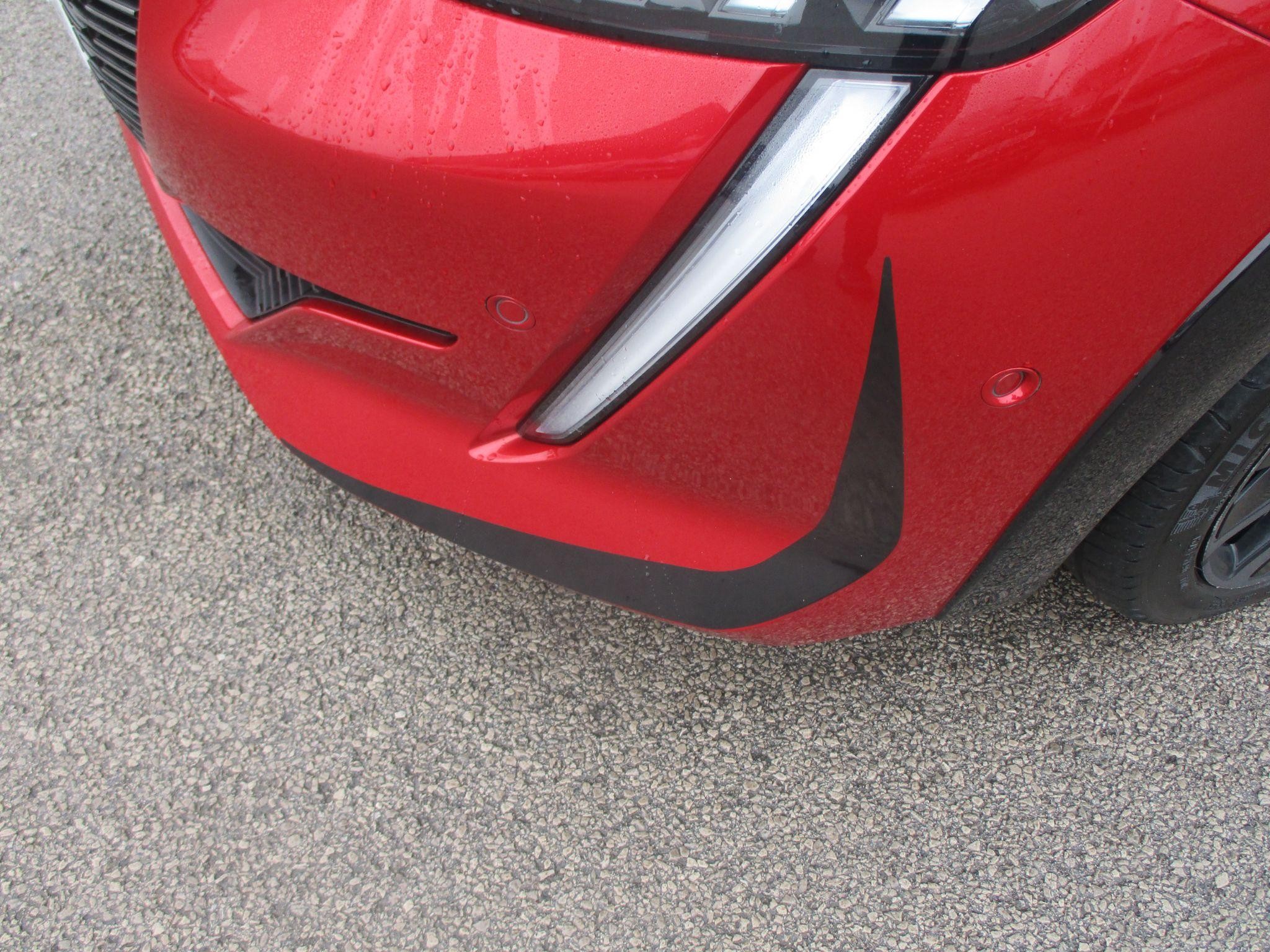 Peugeot 208 Image 9