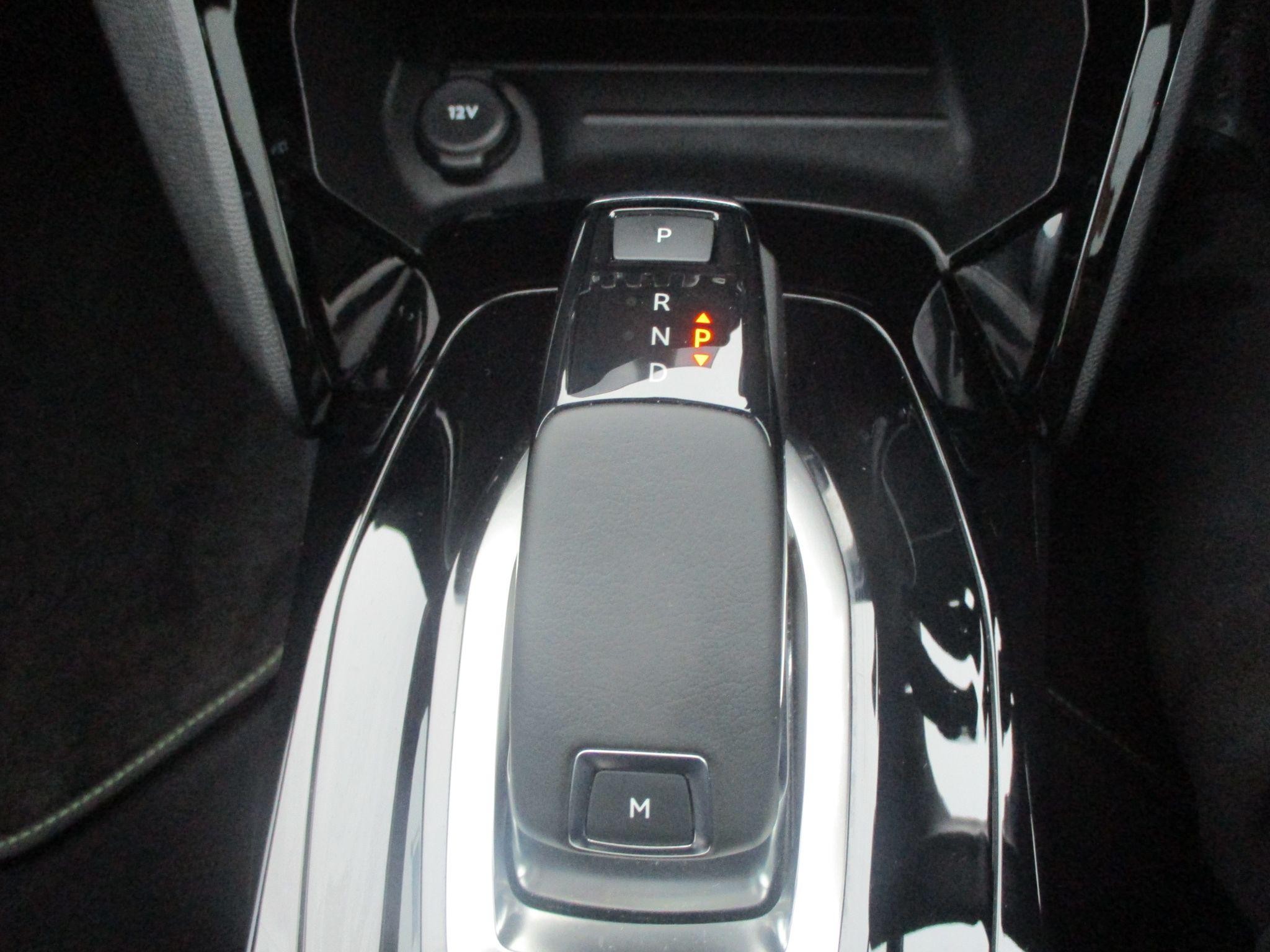 Peugeot 208 Image 21