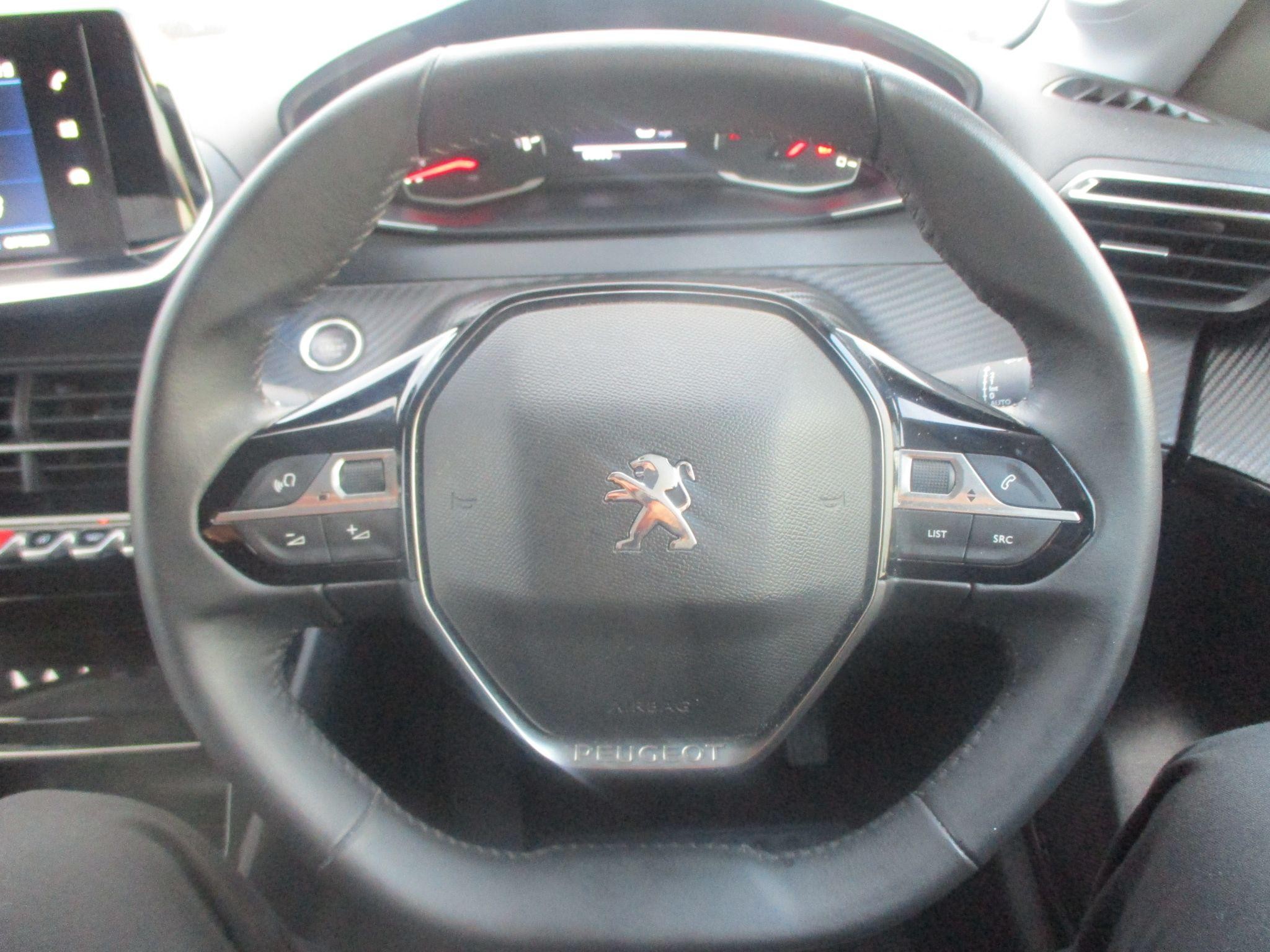 Peugeot 208 Image 19