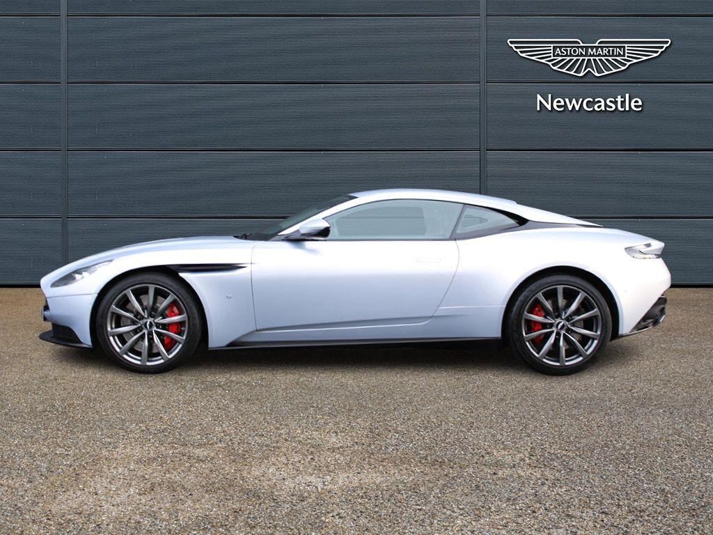 Aston Martin DB11 Image 17