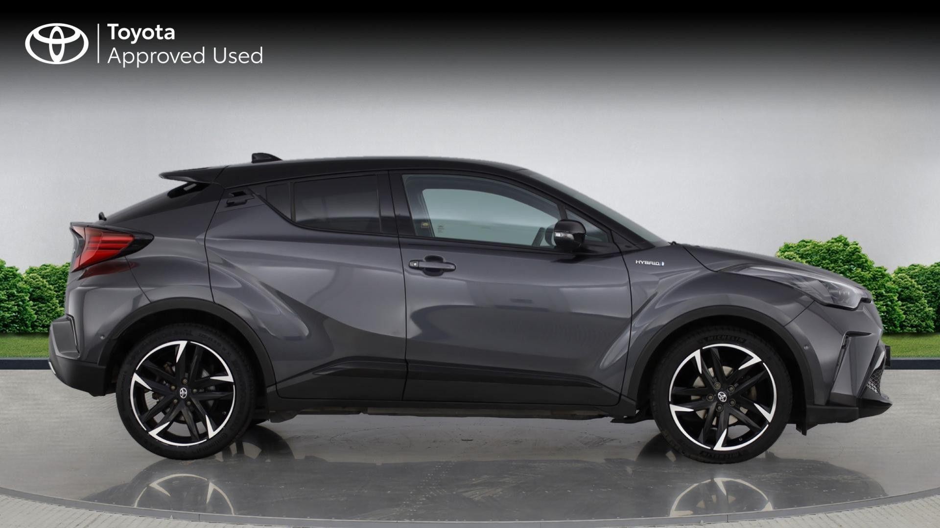 Toyota C-HR Image 2