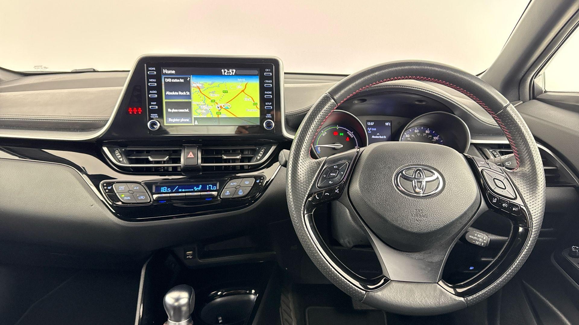 Toyota C-HR Image 12