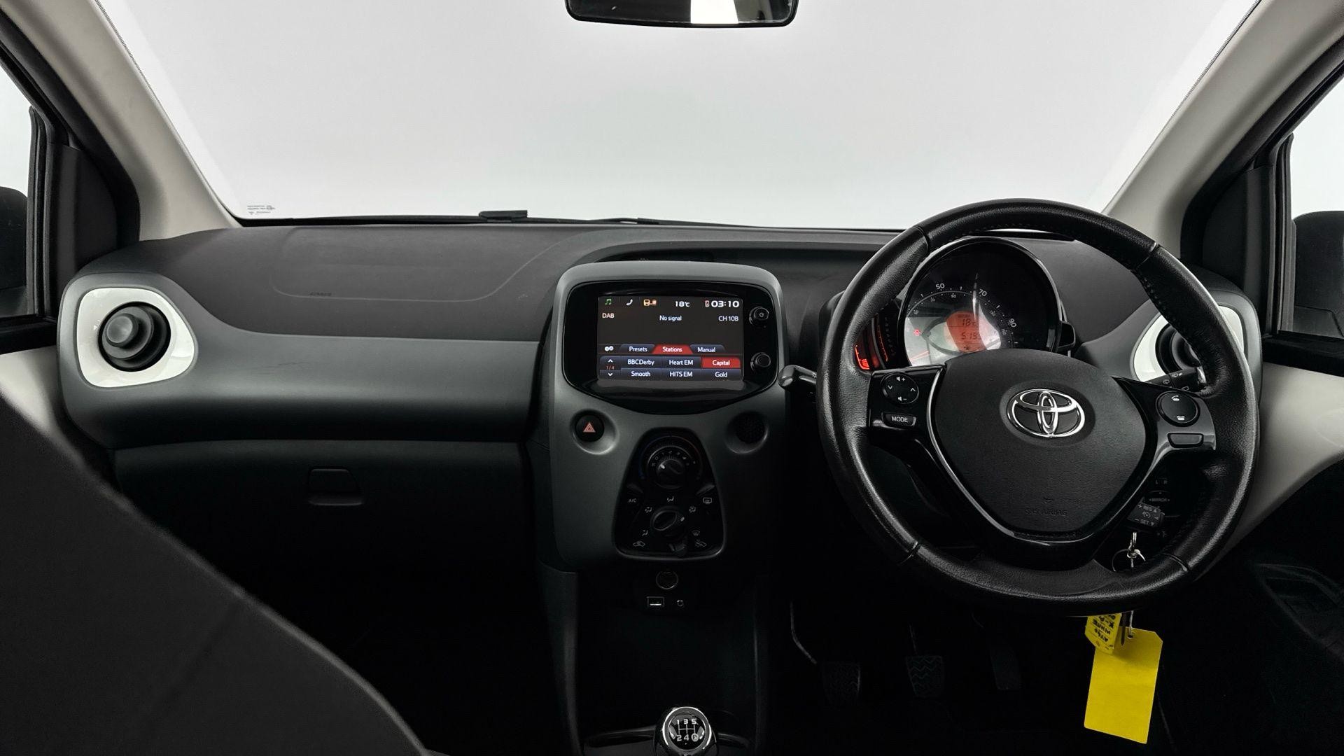 Toyota Aygo Image 10