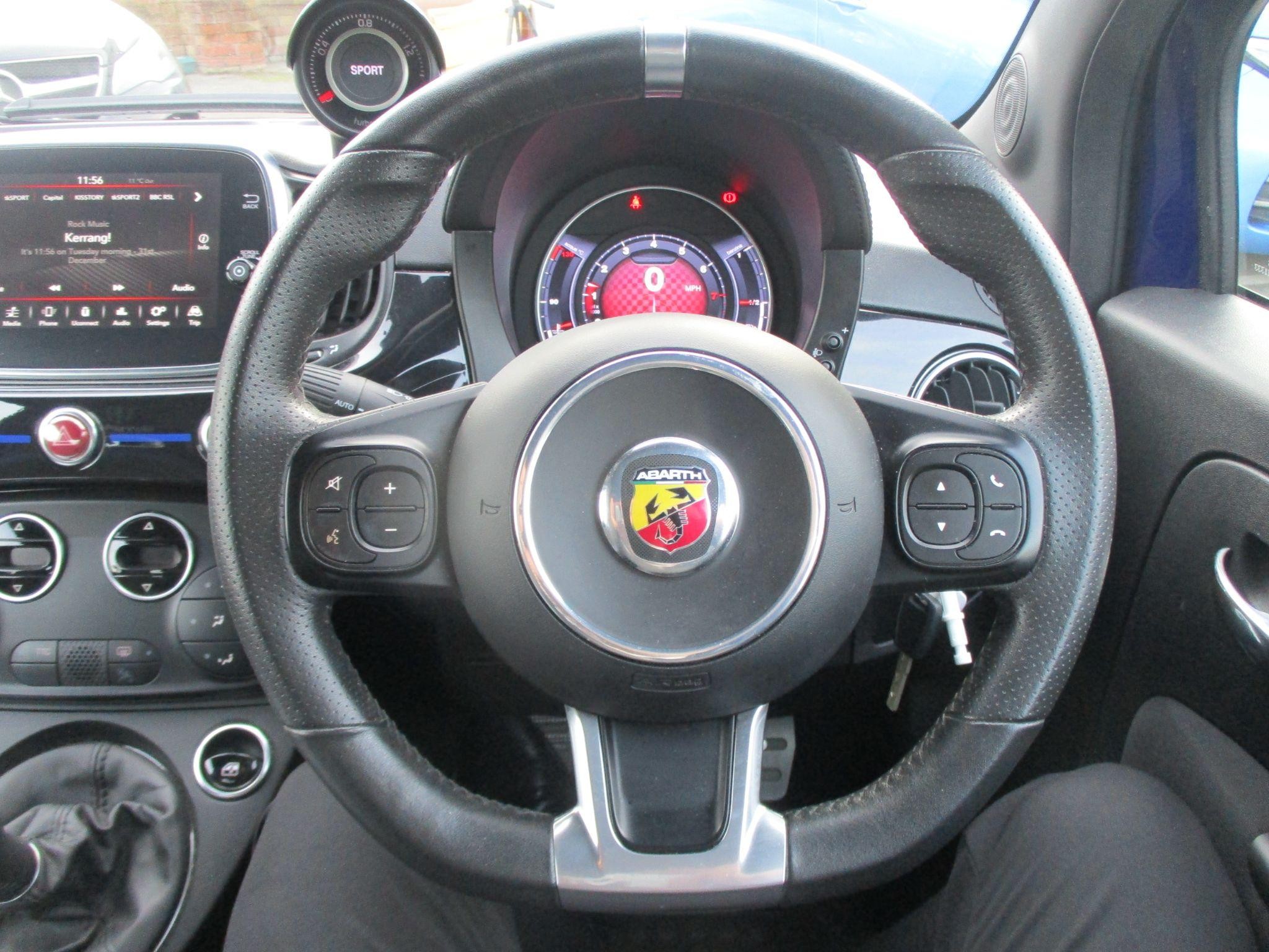 Abarth 595 Image 15