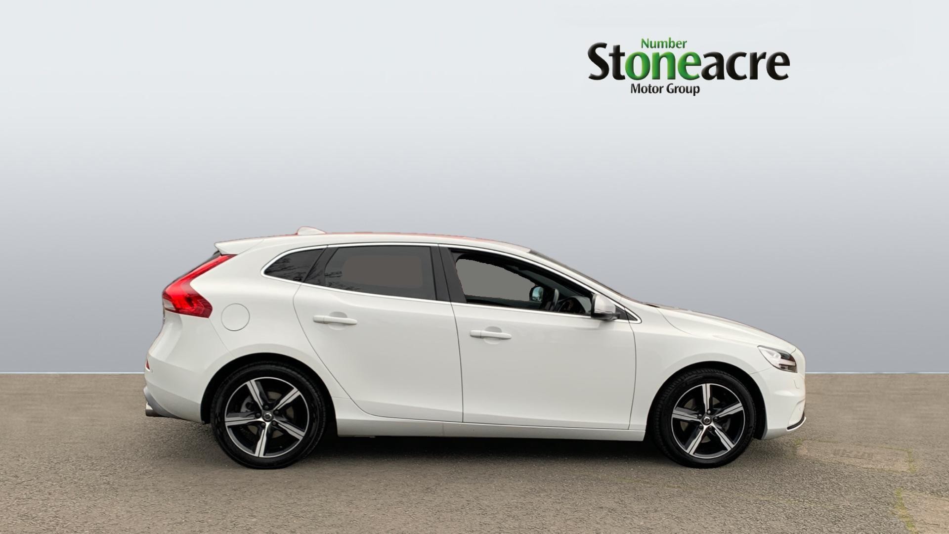 Volvo V40 Image 3