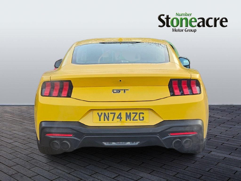 Ford Mustang Image 4