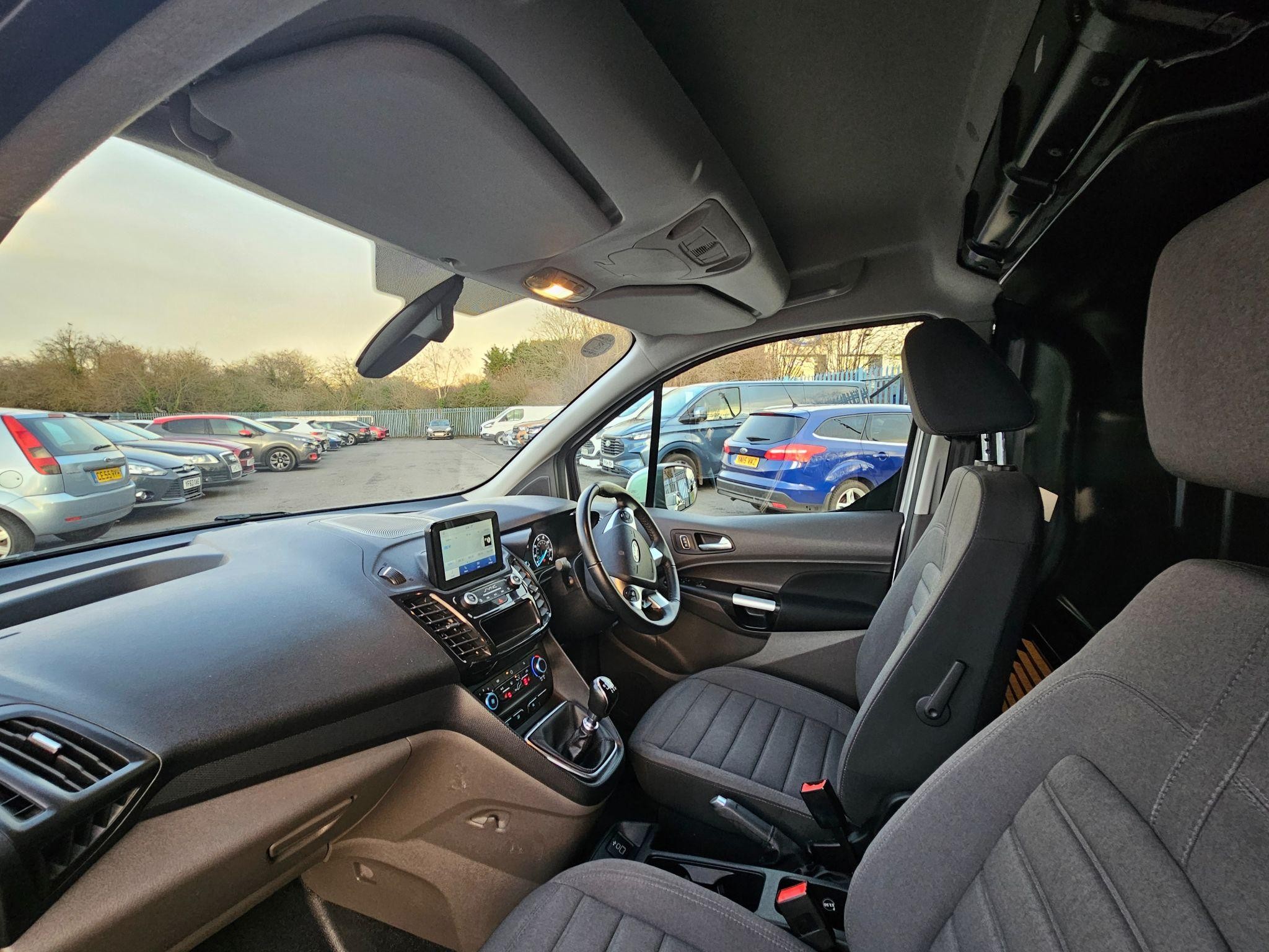 Ford Transit Connect Image 11