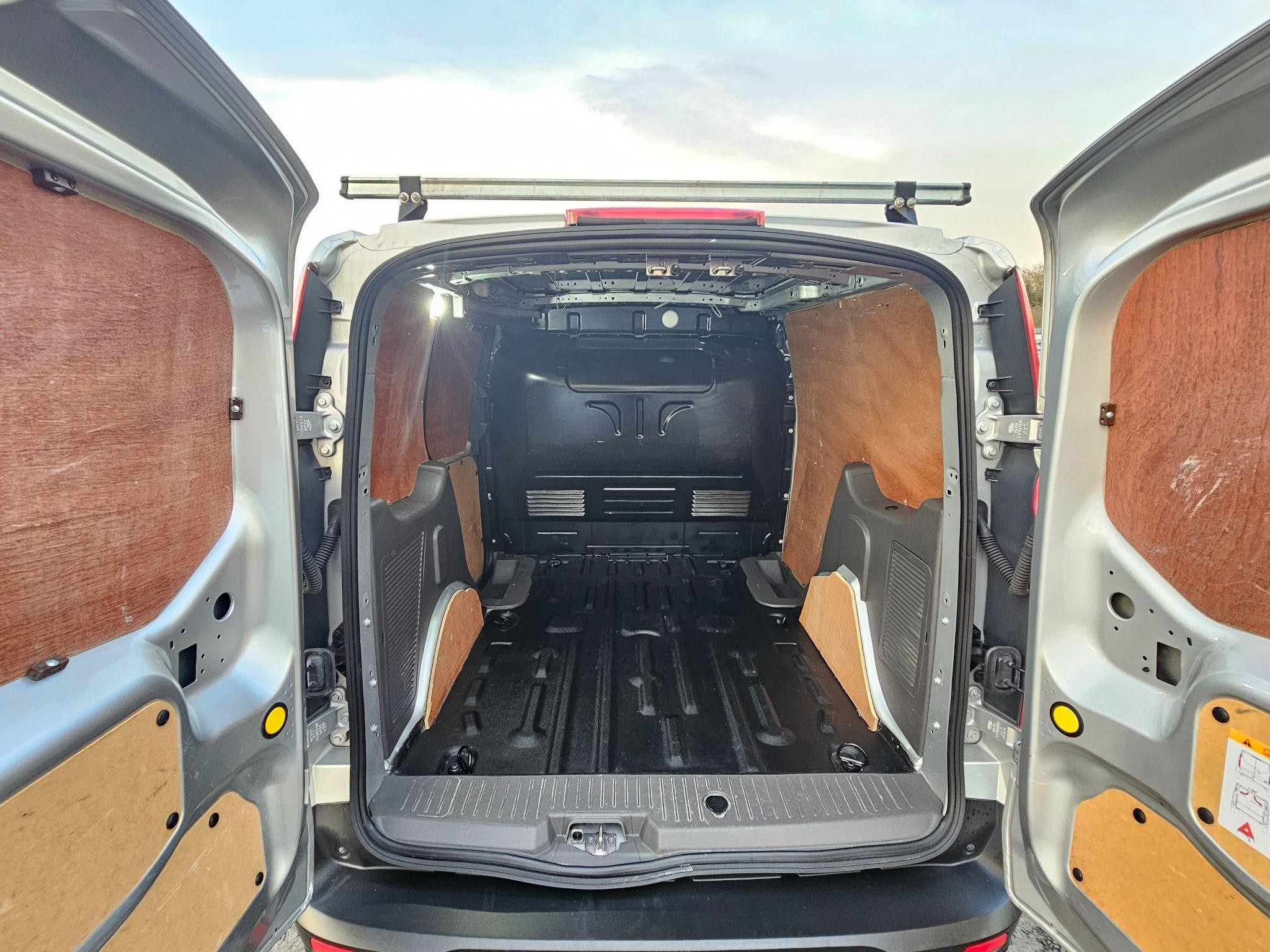 Ford Transit Connect Image 18