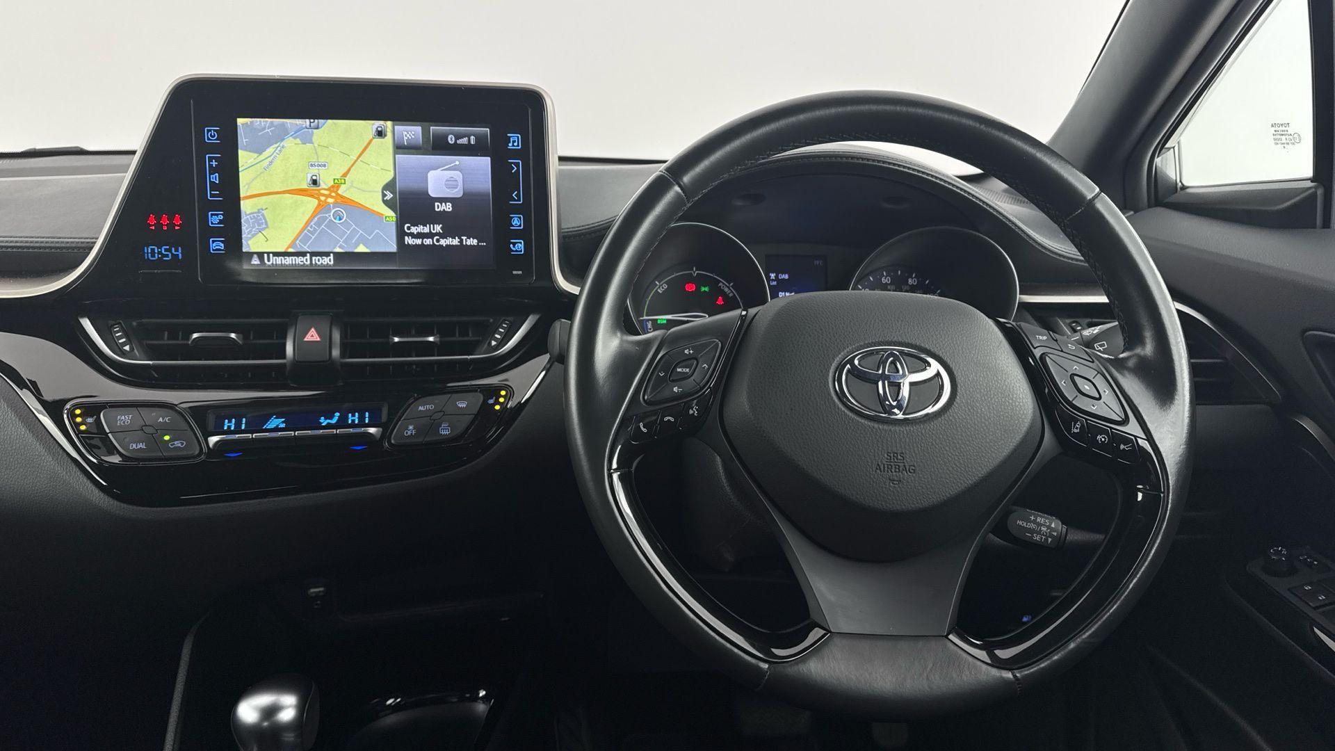 Toyota C-HR Image 8