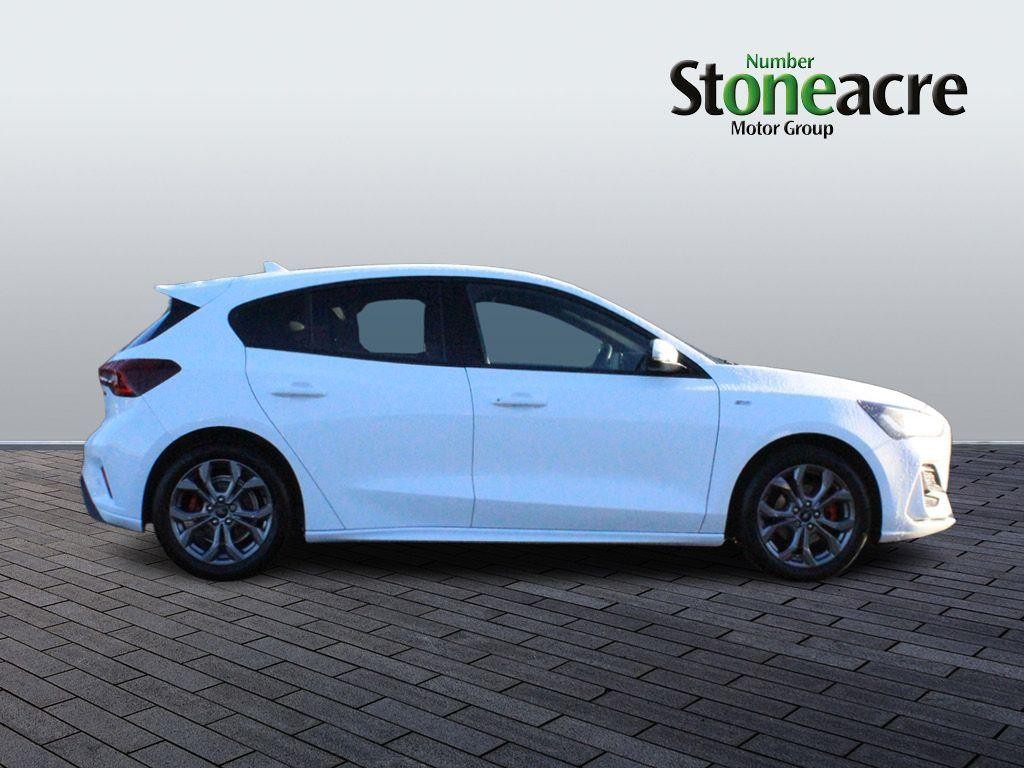 Ford Focus Image 2