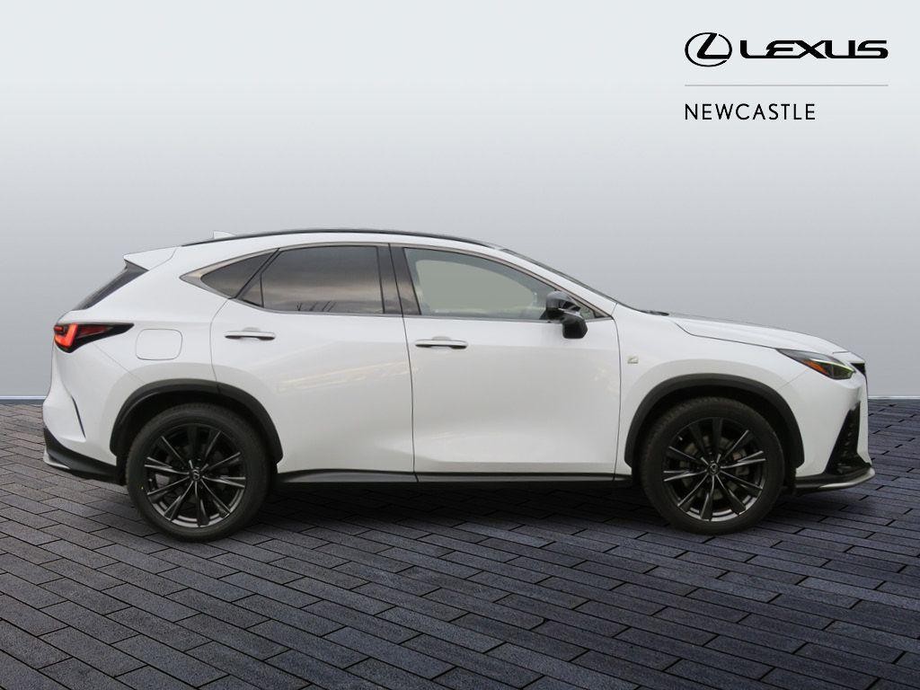 Lexus NX Image 4