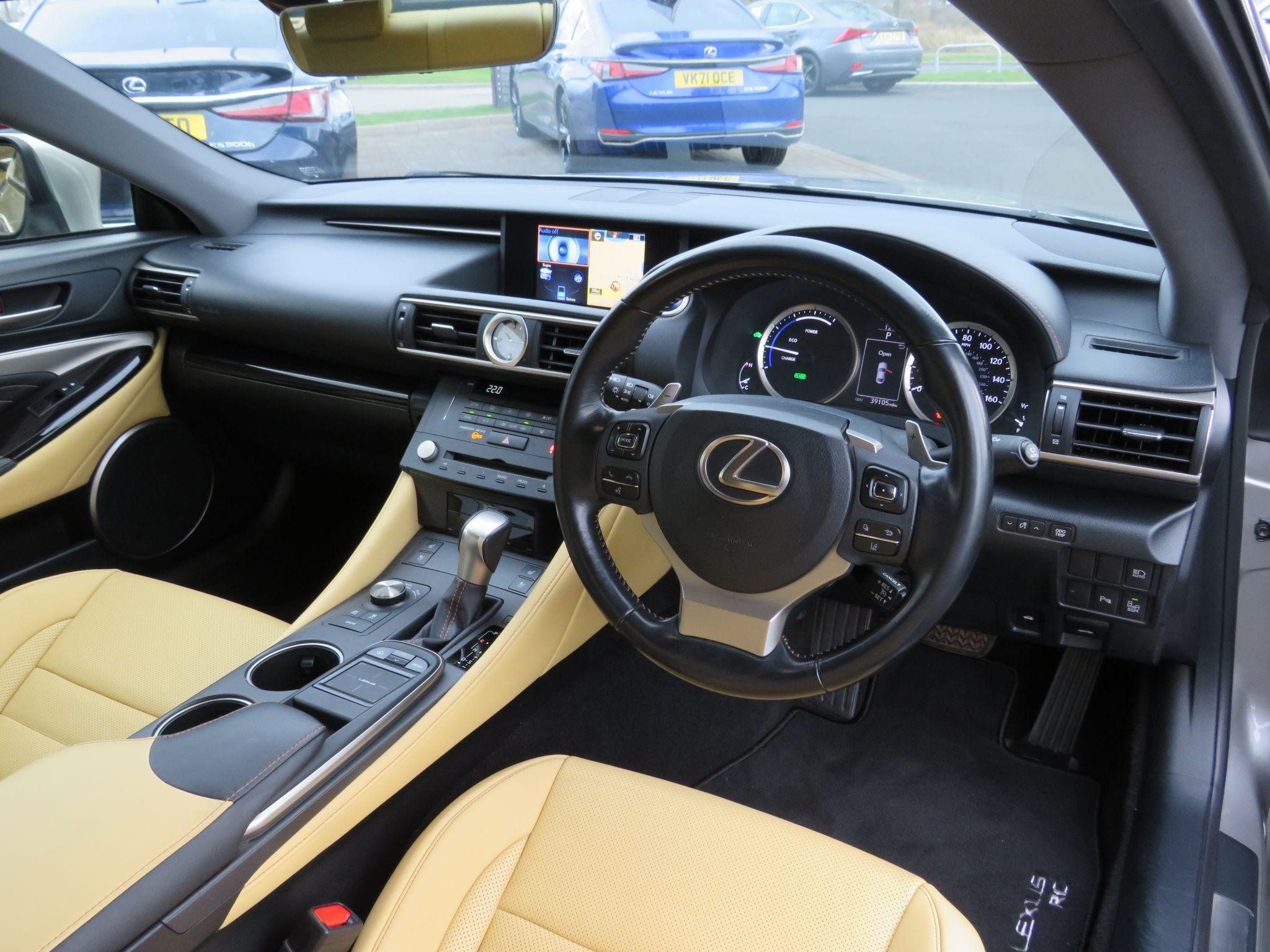 Lexus RC Image 11