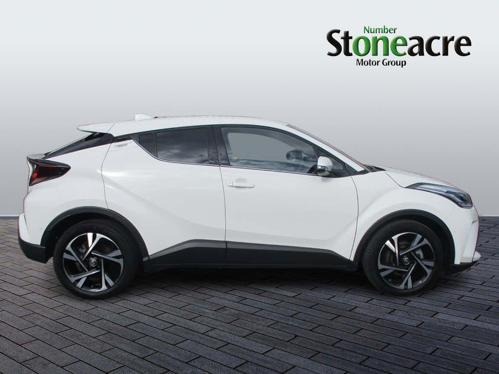 Toyota C-HR Image 2